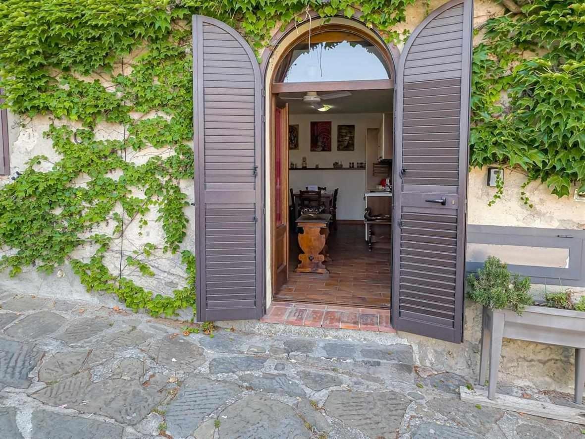 La Casina Di Rosi Vivere Nellantico Borgo กาส์ตีจลิโอเน เดลลา เปสกายา ภายนอก รูปภาพ